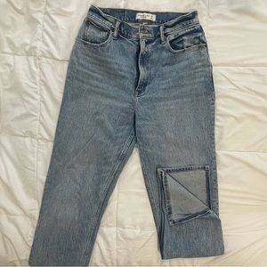 Abercrombie Ultra High Rise 90s Straight Jean - Curve Love 28